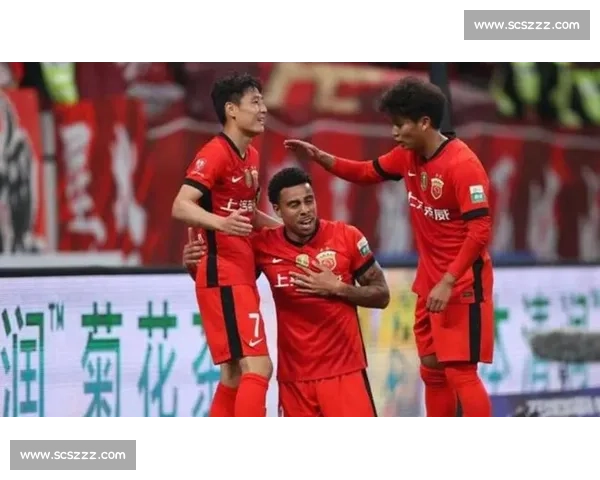 上海上港鏖战广州恒引爆焦点之夜双方攻防博弈成中超争冠关键转折